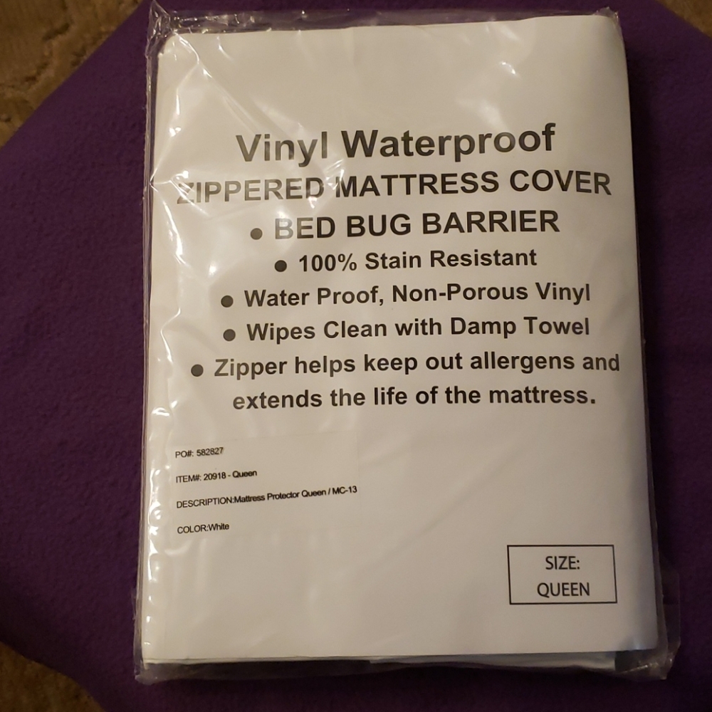 Queen SZ Vinyl Waterproof Zippered Mattress Cover